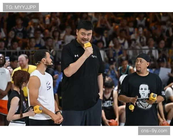 “校园篮球月”启动,姚明出席北京中学篮球训练营开幕式